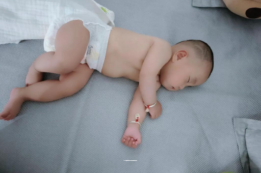 鄄城宝宝口水多怎么回事